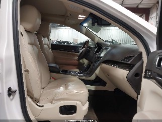 2015 Lincoln MKT, VIN 2LMHJ5ATXFBL03879. Фото 5 з 6 з аукціону IAAI. Каталог авто зі США OpenDataCar.