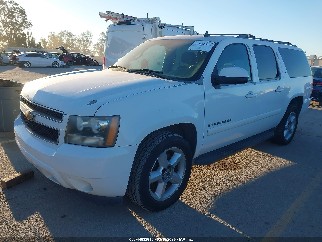 2008 Chevrolet Suburban 1500, VIN 1GNFC160X8J240782. Фото 2 з 6 з аукціону IAAI. Каталог авто зі США OpenDataCar.