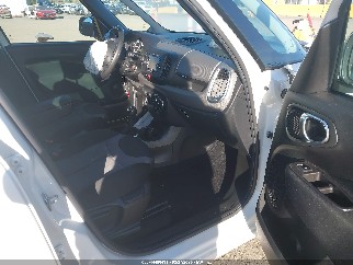 2017 Fiat 500L, VIN ZFBCFAAH0HZ039574. Zdjęcie 5 z 6 z aukcji IAAI. Katalog aut z USA OpenDataCar.