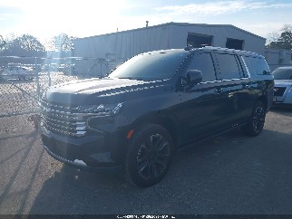 2022 Chevrolet Suburban, VIN 1GNSKGKLXNR220856. Фото 2 з 6 з аукціону IAAI. Каталог авто зі США OpenDataCar.