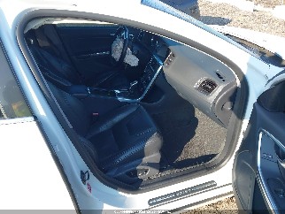 2013 Volvo S60, VIN YV1612FH6D2233322. Фото 5 з 6 з аукціону IAAI. Каталог авто зі США OpenDataCar.