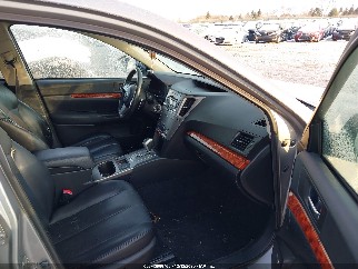 2010 Subaru Outback, VIN 4S4BRCKC8A3342735. Фото 5 з 6 з аукціону IAAI. Каталог авто зі США OpenDataCar.