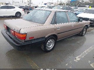 1988 Toyota Camry, VIN JT2SV24E8J0127357. Фото 4 з 6 з аукціону IAAI. Каталог авто зі США OpenDataCar.