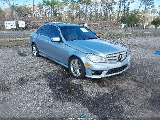 2013 Mercedes-benz C-Class, VIN WDDGF4HB1DR257413. Фото 1 з 6 з аукціону IAAI. Каталог авто зі США OpenDataCar.