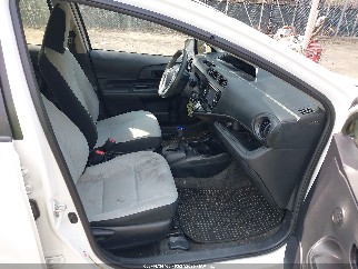 2015 Toyota Prius C, VIN JTDKDTB33F1576724. Фото 5 из 6 с аукциона IAAI. Каталог авто из США OpenDataCar.