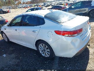2016 Kia Optima, VIN 5XXGU4L34GG066950. Фото 3 из 6 с аукциона IAAI. Каталог авто из США OpenDataCar.