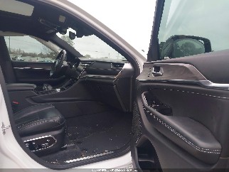 2023 Jeep Grand Cherokee L, VIN 1C4RJKDG6P8718817. Фото 5 из 6 с аукциона IAAI. Каталог авто из США OpenDataCar.