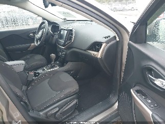 2017 Jeep Cherokee, VIN 1C4PJMCB1HW659861. Фото 5 з 6 з аукціону IAAI. Каталог авто зі США OpenDataCar.