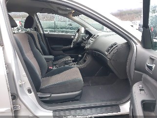 2003 Honda Accord, VIN 1HGCM56383A039497. Фото 5 из 6 с аукциона IAAI. Каталог авто из США OpenDataCar.