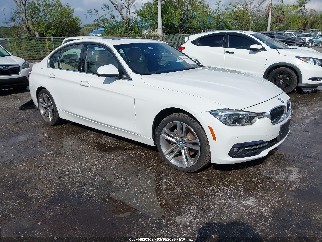 2017 Bmw 3 Series, VIN WBA8D9G3XHNU62010. Фото 1 з 6 з аукціону IAAI. Каталог авто зі США OpenDataCar.