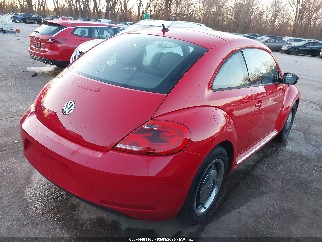 2012 Volkswagen Beetle, VIN 3VWJP7AT9CM617672. Фото 4 з 6 з аукціону IAAI. Каталог авто зі США OpenDataCar.