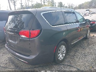2019 Chrysler Pacifica, VIN 2C4RC1BG9KR597365. Фото 4 з 6 з аукціону IAAI. Каталог авто зі США OpenDataCar.