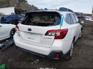 2019 Subaru Outback, VIN 4S4BSAHC2K3383802. Фото 4 з 6 з аукціону IAAI. Каталог авто зі США OpenDataCar.