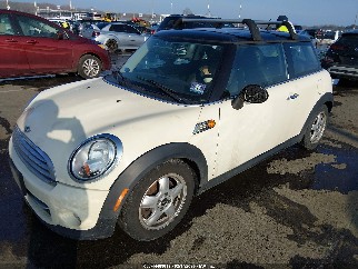 2011 Mini Cooper, VIN WMWSU3C56BT097967. Фото 2 з 6 з аукціону IAAI. Каталог авто зі США OpenDataCar.