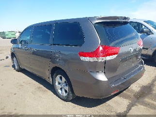 2014 Toyota Sienna, VIN 5TDZK3DC0ES499653. Фото 3 з 6 з аукціону IAAI. Каталог авто зі США OpenDataCar.