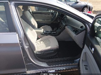 2017 Hyundai Sonata, VIN 5NPE34AF8HH439629. Фото 5 из 6 с аукциона IAAI. Каталог авто из США OpenDataCar.