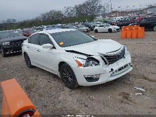 2015 Nissan Altima, VIN 1N4AL3AP4FC439031. Фото 1 из 6 с аукциона IAAI. Каталог авто из США OpenDataCar.