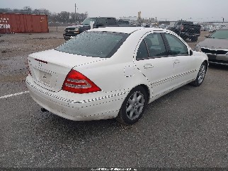 2004 Mercedes-benz C-Class, VIN WDBRF61J84A639290. Фото 4 з 6 з аукціону IAAI. Каталог авто зі США OpenDataCar.