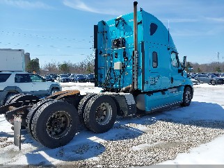 2011 Freightliner Cascadia 125, VIN 1FUJGLDR8BLBB6100. Фото 4 з 6 з аукціону IAAI. Каталог авто зі США OpenDataCar.
