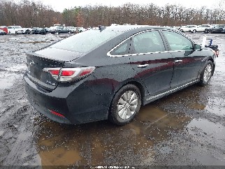 2016 Hyundai Sonata Hybrid, VIN KMHE24L17GA015901. Фото 4 из 6 с аукциона IAAI. Каталог авто из США OpenDataCar.