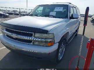 2001 Chevrolet Suburban 1500, VIN 1GNFK16TX1J318173. Фото 2 з 6 з аукціону IAAI. Каталог авто зі США OpenDataCar.