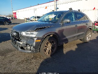 2015 Audi Q3, VIN WA1GFCFS9FR004053. Фото 2 из 6 с аукциона IAAI. Каталог авто из США OpenDataCar.