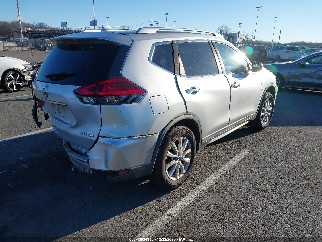 2018 Nissan Rogue, VIN KNMAT2MV3JP575831. Zdjęcie 4 z 6 z aukcji IAAI. Katalog aut z USA OpenDataCar.