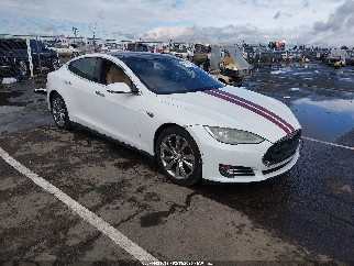 2015 Tesla Model S, VIN 5YJSA1H22FF095530. Фото 1 з 6 з аукціону IAAI. Каталог авто зі США OpenDataCar.