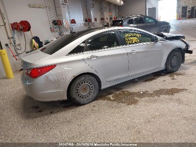 2012 Hyundai Sonata, VIN 5NPEC4AB2CH432049. Фото 4 из 6 с аукциона IAAI. Каталог авто из США OpenDataCar.