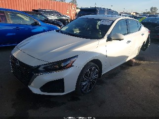 2023 Nissan Altima, VIN 1N4BL4EW9PN392581. Фото 2 з 6 з аукціону IAAI. Каталог авто зі США OpenDataCar.