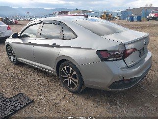 2023 Volkswagen Jetta, VIN 3VWAM7BU6PM003359. Фото 3 з 6 з аукціону IAAI. Каталог авто зі США OpenDataCar.