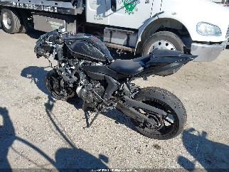 2025 Yamaha YZFR7, VIN JYARM38Y7SA003574. Фото 3 з 6 з аукціону IAAI. Каталог авто зі США OpenDataCar.