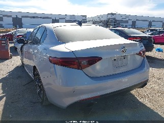 2022 Alfa romeo Giulia, VIN ZARFAMBN3N7655071. Фото 3 з 6 з аукціону IAAI. Каталог авто зі США OpenDataCar.