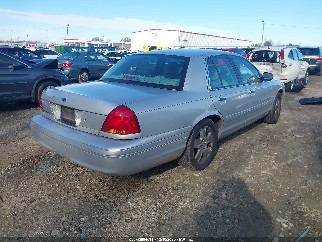 2003 Ford Crown Victoria, VIN 2FAFP74W93X151184. Фото 4 з 6 з аукціону IAAI. Каталог авто зі США OpenDataCar.