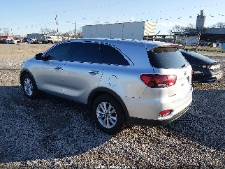 2019 Kia Sorento, VIN 5XYPG4A58KG481415. Фото 3 з 6 з аукціону IAAI. Каталог авто зі США OpenDataCar.