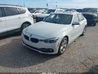 2017 Bmw 3 Series, VIN WBA8B9G56HNU50475. Фото 2 з 6 з аукціону IAAI. Каталог авто зі США OpenDataCar.