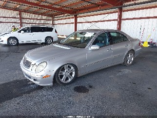 2005 Mercedes-benz E-Class, VIN WDBUF70J25A692442. Фото 2 з 6 з аукціону IAAI. Каталог авто зі США OpenDataCar.