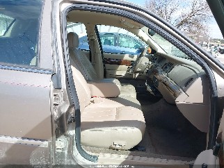 2005 Mercury Grand Marquis, VIN 2MEFM75W45X667715. Фото 5 з 6 з аукціону IAAI. Каталог авто зі США OpenDataCar.