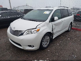 2015 Toyota Sienna, VIN 5TDYK3DC4FS647798. Фото 2 з 6 з аукціону IAAI. Каталог авто зі США OpenDataCar.