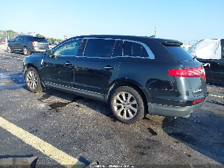 2018 Lincoln MKT, VIN 2LMHJ5FKXJBL01008. Фото 3 из 6 с аукциона IAAI. Каталог авто из США OpenDataCar.