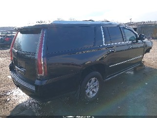 2015 Cadillac Escalade ESV, VIN 1GYS4TKJ3FR736563. Фото 4 з 6 з аукціону IAAI. Каталог авто зі США OpenDataCar.