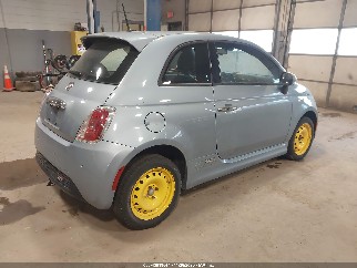 2015 Fiat 500E, VIN 3C3CFFGE7FT709654. Фото 4 из 6 с аукциона IAAI. Каталог авто из США OpenDataCar.