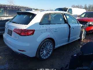 2017 Audi A3 e-tron, VIN WAUUPBFF3HA128756. Фото 4 из 6 с аукциона IAAI. Каталог авто из США OpenDataCar.