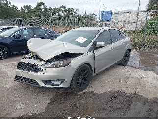 2015 Ford Focus, VIN 1FADP3F22FL378597. Zdjęcie 2 z 6 z aukcji IAAI. Katalog aut z USA OpenDataCar.
