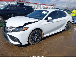 2022 Toyota Camry, VIN 4T1G11BK1NU068223. Zdjęcie 2 z 6 z aukcji IAAI. Katalog aut z USA OpenDataCar.