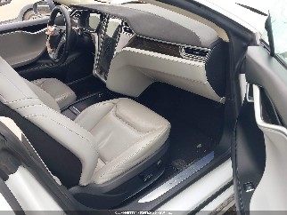 2016 Tesla Model S, VIN 5YJSA1E26GF141480. Фото 5 з 6 з аукціону IAAI. Каталог авто зі США OpenDataCar.