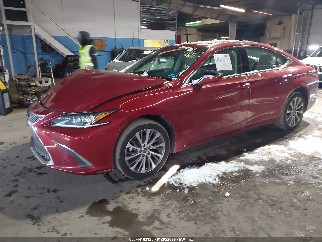 2021 Lexus ES 250, VIN 58AD11D17MU002855. Фото 2 из 6 с аукциона IAAI. Каталог авто из США OpenDataCar.
