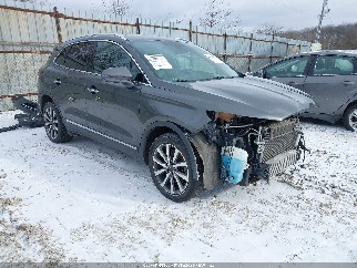 2019 Lincoln MKC, VIN 5LMCJ3D9XKUL22461. Фото 1 из 6 с аукциона IAAI. Каталог авто из США OpenDataCar.