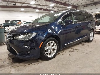 2017 Chrysler Pacifica, VIN 2C4RC1BGXHR756726. Фото 2 з 6 з аукціону IAAI. Каталог авто зі США OpenDataCar.
