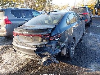 2023 Kia Forte, VIN 3KPF54AD5PE641327. Фото 4 з 6 з аукціону IAAI. Каталог авто зі США OpenDataCar.